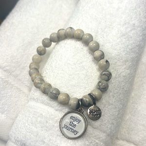 Never loose hood beaded bracelet